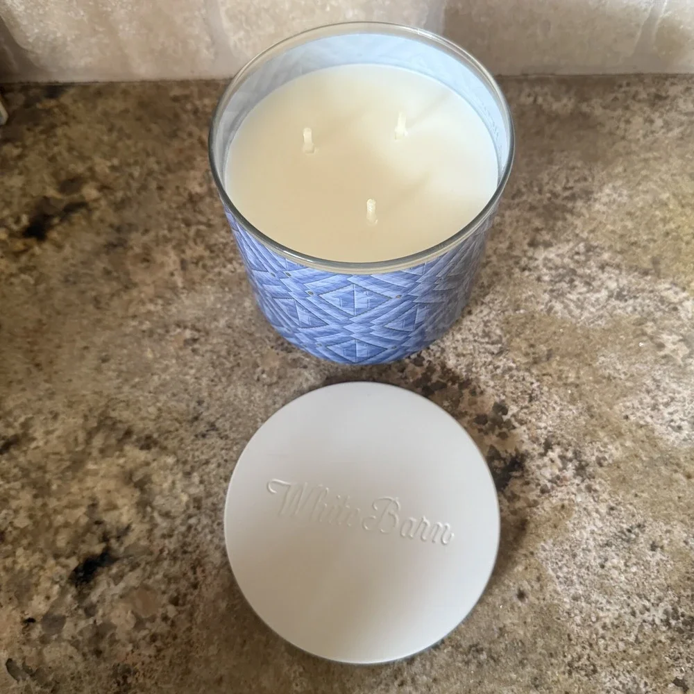 Bath Body Works White Barn Candle Cuddle ‎ Weather 3 WICK 14.5 OZ Rare HTF